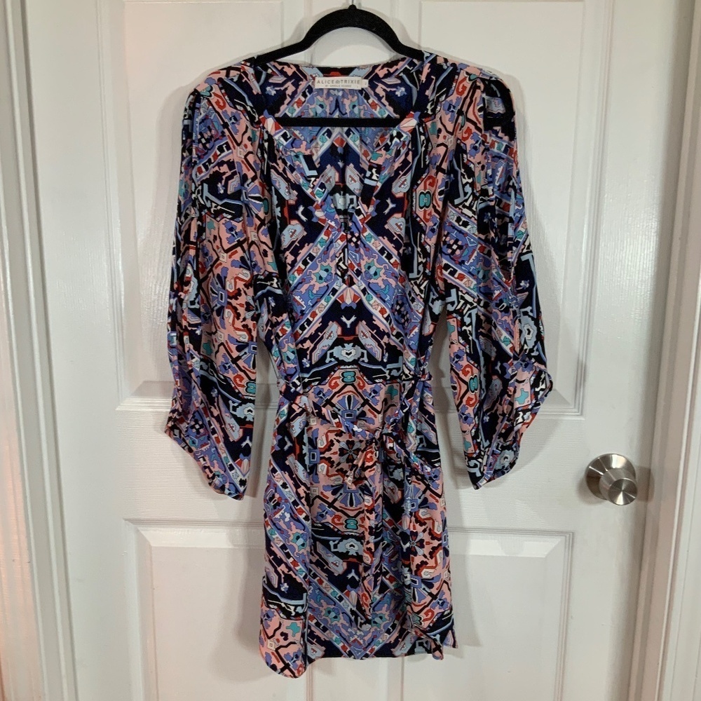 Alice and Trixie 100% Silk Cutout Sleeve Geometric Print Shift Dress Size Small